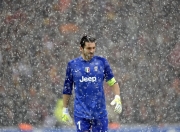 重要助攻引发热议！，哈兰德在独行侠比赛中持续失利引发球迷热议